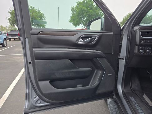 Used 2021 Chevrolet Tahoe Z71 AWD/4WD image 12