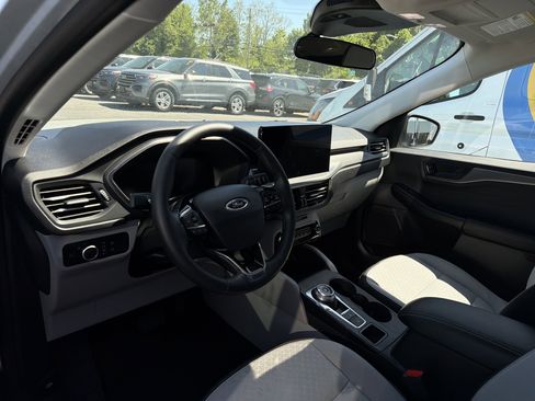 Used 2025 Ford Escape Active w/ Tech Pack #1 AWD/4WD image 9