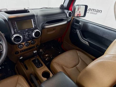 Used 2014 Jeep Wrangler Unlimited Sahara w/ Dual Top Group AWD/4WD image 21