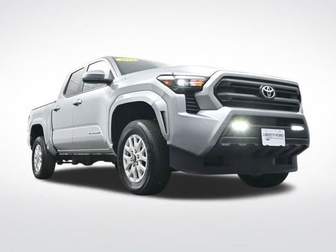 Used 2024 Toyota Tacoma SR5 image 33