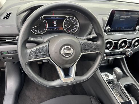 Used 2025 Nissan Sentra SV FWD image 21