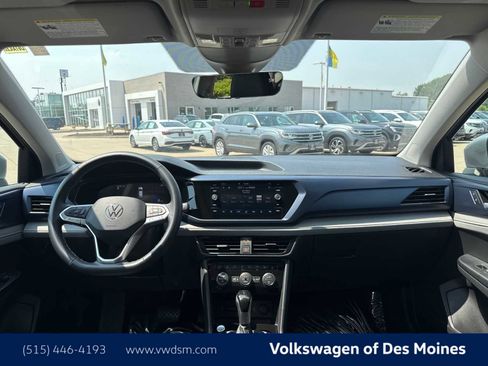 Certified 2024 Volkswagen Taos SE image 10