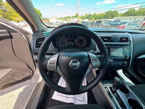 Used 2014 Nissan Altima 2.5 S w/ Display Audio Package FWD image 21