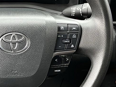 Used 2025 Toyota Camry LE image 14