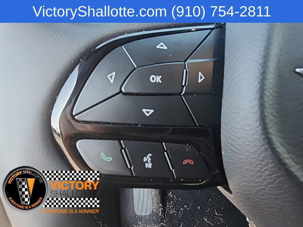 Used 2025 Chrysler Pacifica Limited FWD image 13