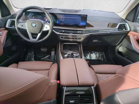 Certified 2024 BMW X7 xDrive40i w/ Parking Assistance Package image 19