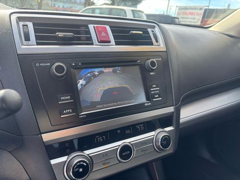 Used 2017 Subaru Outback 2.5i image 6