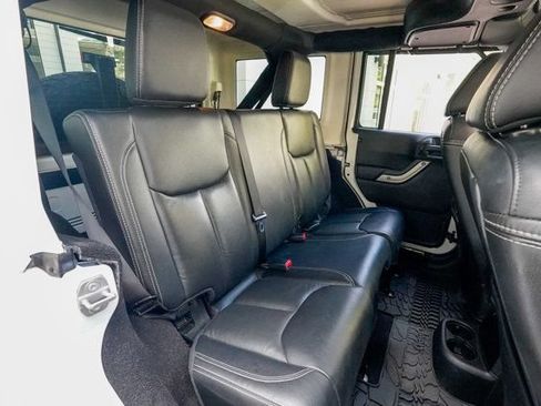 Used 2016 Jeep Wrangler Unlimited Rubicon AWD/4WD image 88