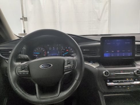Used 2020 Ford Explorer XLT w/ Equipment Group 202A RWD image 22