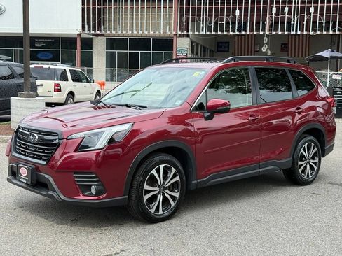 Certified 2023 Subaru Forester Limited AWD/4WD image 3