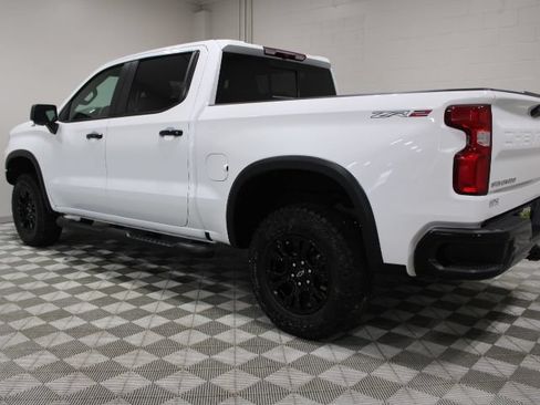 Used 2024 Chevrolet Silverado 1500 ZR2 AWD/4WD image 9