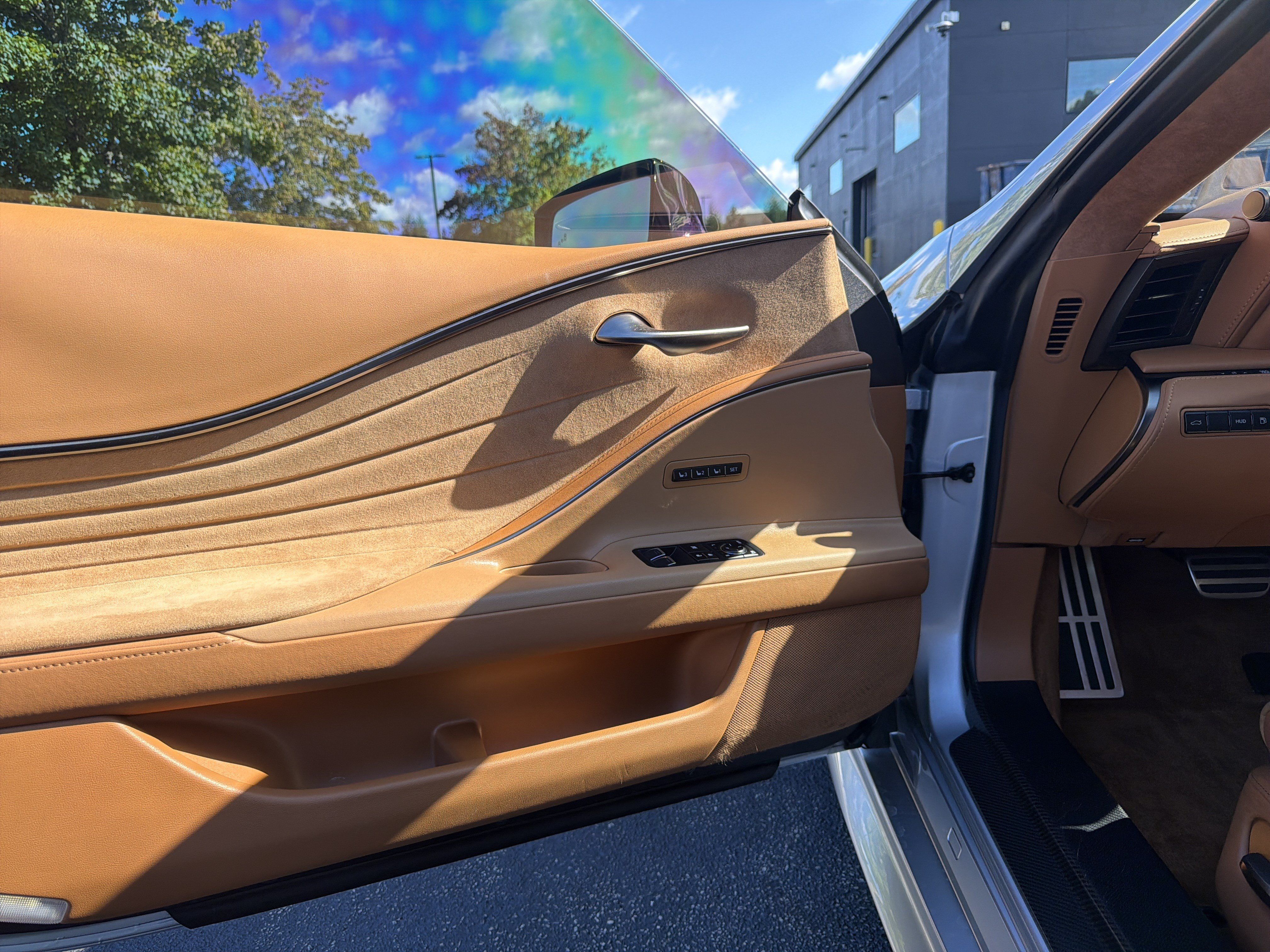 Used 2018 Lexus LC 500 Coupe w/ Performance Package RWD image 24