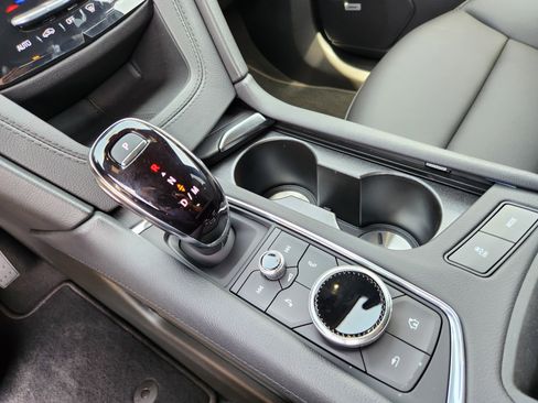 New 2025 Cadillac XT6 Luxury image 27