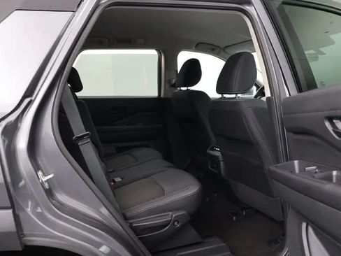 Used 2024 Nissan Pathfinder SV FWD image 18