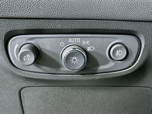Used 2023 Buick Encore GX Preferred w/ Cold Weather Comfort Package FWD image 17