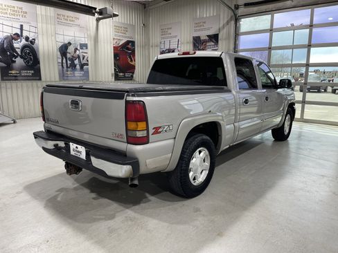 Used 2006 GMC Sierra 1500 SLT w/ Onstar Plus Package image 8