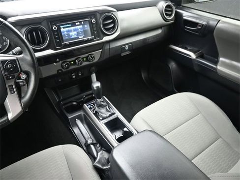 Used 2018 Toyota Tacoma SR5 image 10