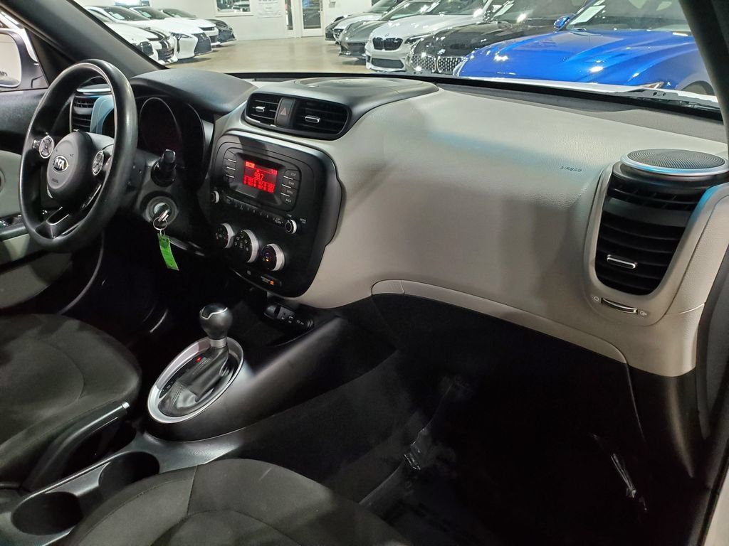 Used 2016 Kia Soul FWD image 15
