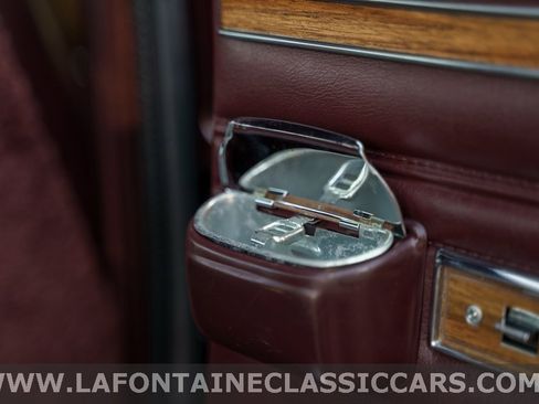 Used 1991 Jeep Grand Wagoneer Base image 95