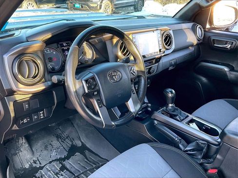 Used 2020 Toyota Tacoma TRD Sport image 8