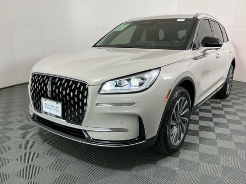 Used 2023 Lincoln Corsair Reserve w/ Equipment Group 201A image 2