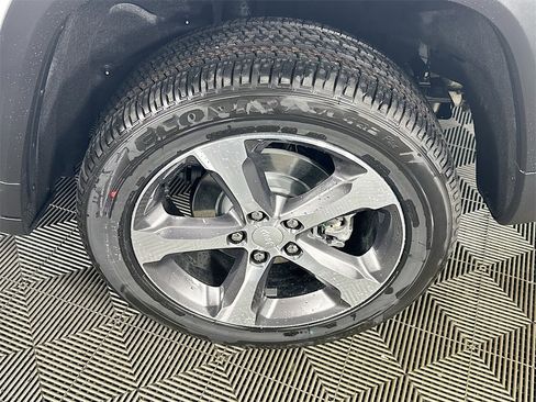 New 2025 Jeep Grand Cherokee Limited image 17