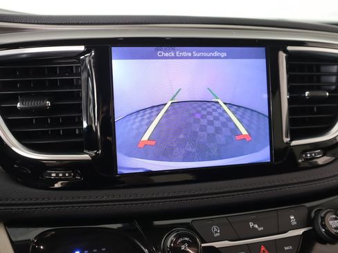 Used 2017 Chrysler Pacifica Limited w/ UConnect Theater Package image 6