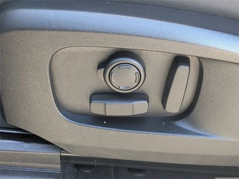 Used 2023 Land Rover Defender 110 V8 image 17