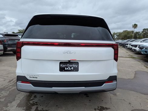 New 2026 Kia Carnival FWD image 7