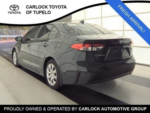 Used 2025 Toyota Corolla LE FWD image 5