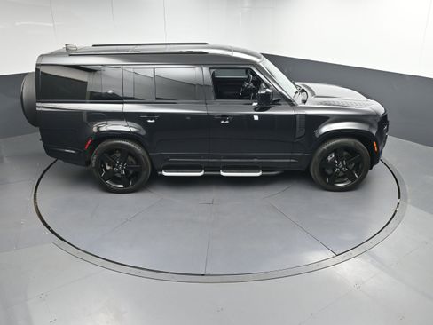 Certified 2023 Land Rover Defender 130 X-Dynamic SE image 38