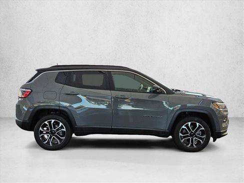Used 2023 Jeep Compass Limited AWD/4WD image 4