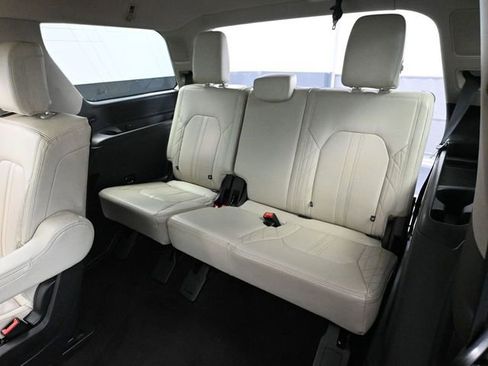 Used 2021 Ford Expedition Platinum image 44