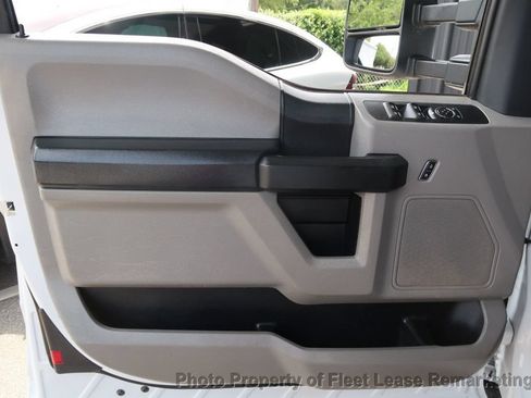 Used 2017 Ford F250 XL w/ Power Equipment Group AWD/4WD image 12