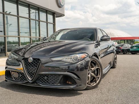 Used 2018 Alfa Romeo Giulia Quadrifoglio w/ Driver Assist Dynamic Package RWD image 2