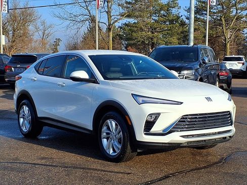 Certified 2025 Buick Envista Preferred image 3