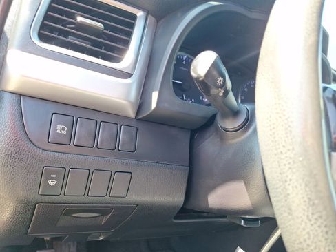 Used 2019 Toyota Highlander LE image 17