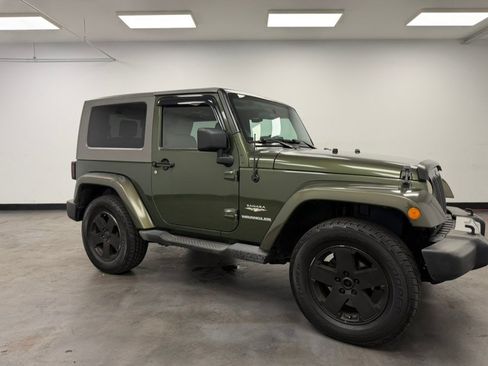 Used 2009 Jeep Wrangler Sahara AWD/4WD image 16