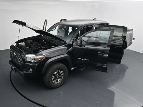 Used 2023 Toyota Tacoma TRD Off-Road AWD/4WD image 39