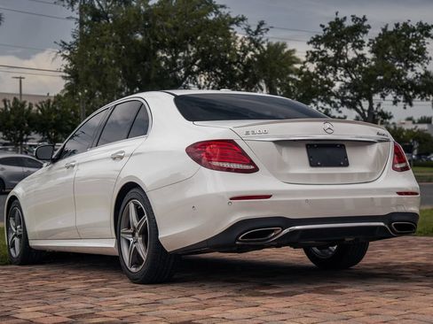Used 2017 Mercedes-Benz E 300 4MATIC image 3