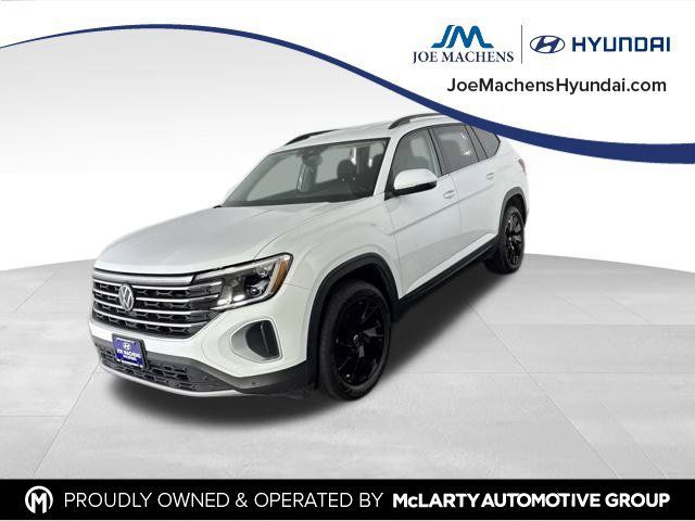 Used 2024 Volkswagen Atlas SE w/ Black Wheel Package AWD/4WD image 3
