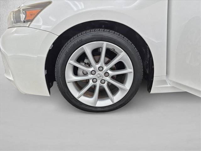 Used 2011 Lexus CT 200h Premium w/ Premium Audio Pkg FWD image 28