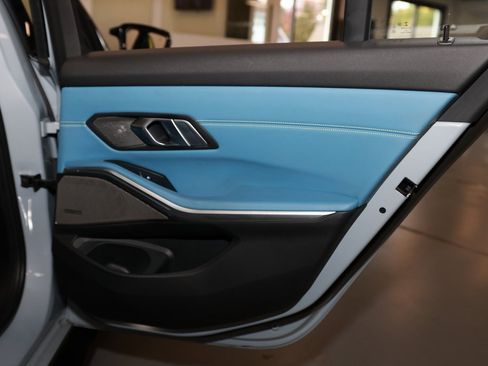 Used 2022 BMW M3 Competition w/ M Carbon Exterior Package image 20