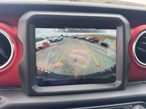 Used 2020 Jeep Wrangler Rubicon w/ Steel Bumper Group AWD/4WD image 12