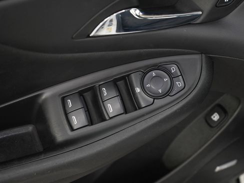 Used 2017 Chevrolet Volt LT w/ Comfort Package FWD image 18
