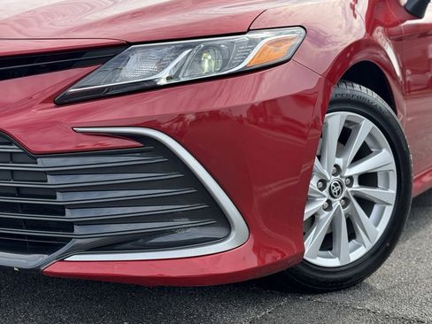 Used 2024 Toyota Camry LE image 5