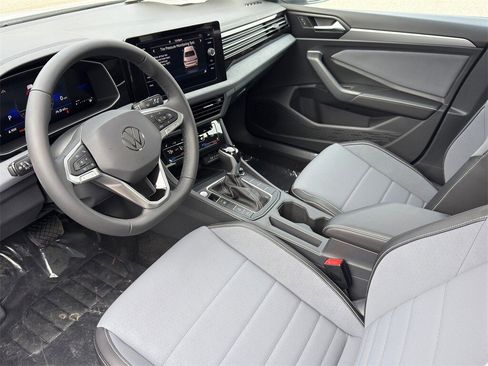 New 2026 Volkswagen Jetta SE image 9