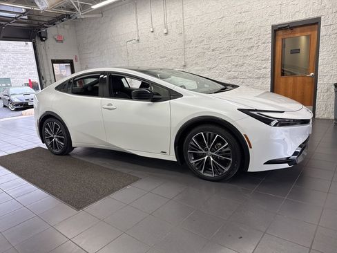 Certified 2024 Toyota Prius XLE image 1