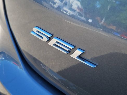 Used 2024 Ford Edge SEL AWD/4WD image 7