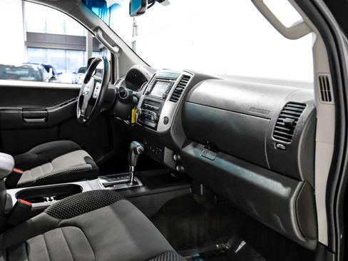 Used 2015 Nissan Xterra PRO-4X AWD/4WD image 11